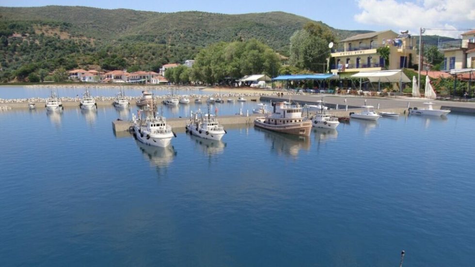 limani platanias port pilio